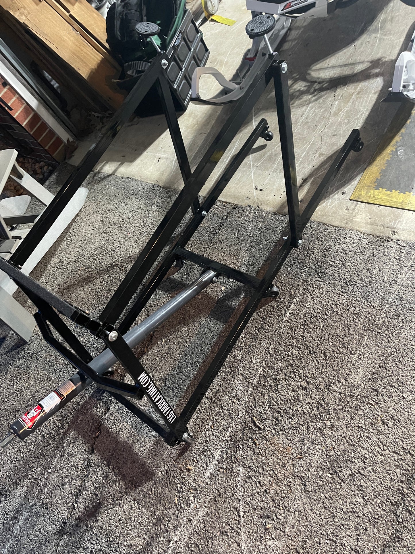 LX6 Snowmobile lift
